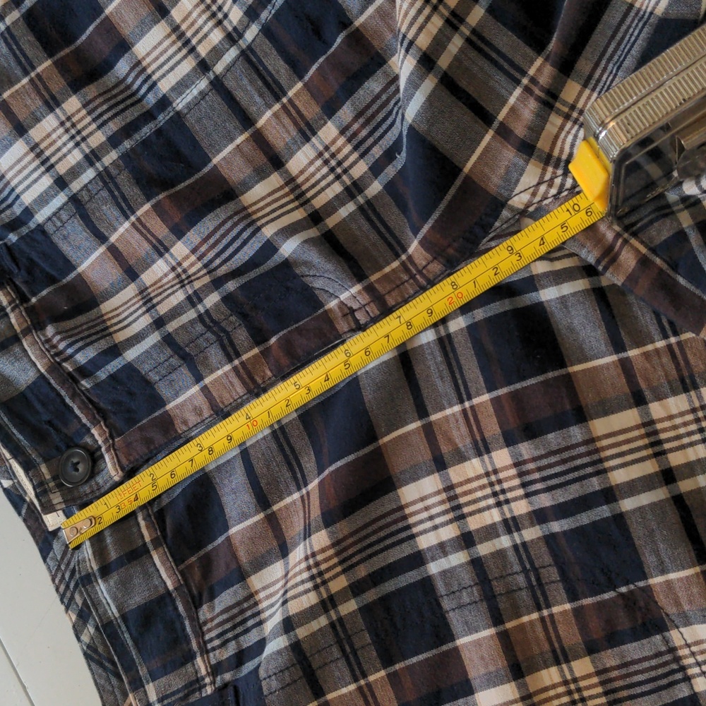 EUC WOMEN'S PLAID SHORTS - Picture 6 of 8